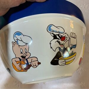 Vintage Warner Bros. Looney Tunes Mixing Bowl Set Ceramic Gorgeous
